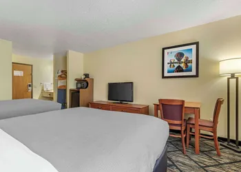Quality Inn Indianola hotel thumbnail 6