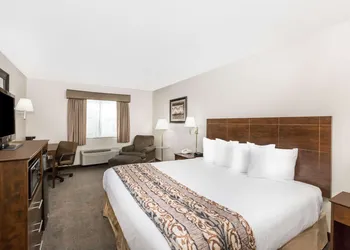 Baymont by Wyndham LeMars hotel thumbnail 6