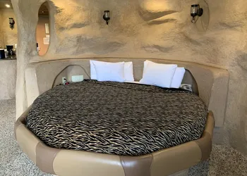 Designer Inn & Suites hotel thumbnail 4