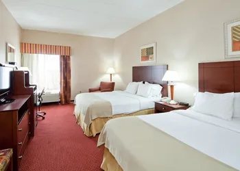 Quality Inn & Suites Lawrenceburg hotel thumbnail 3