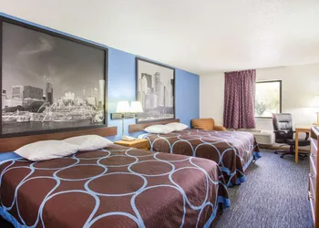 Super 8 by Wyndham Monmouth IL hotel thumbnail 4