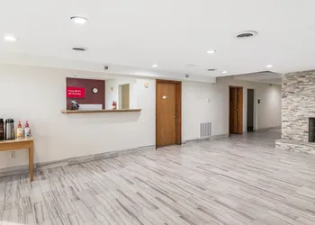Red Roof Inn Cadiz hotel thumbnail 2