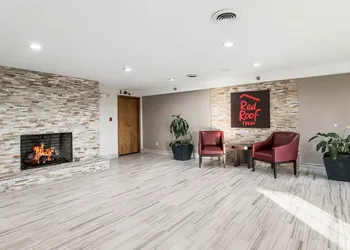 Red Roof Inn Cadiz hotel thumbnail 6