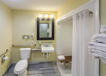 Quality Inn Decatur near US-224 hotel thumbnail 6