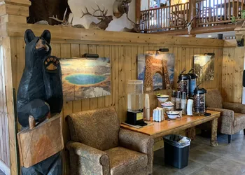 Antler Lodge - Gardiner MT hotel thumbnail 2