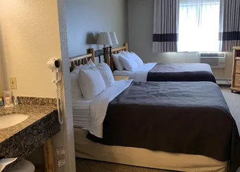 Antler Lodge - Gardiner MT hotel thumbnail 7