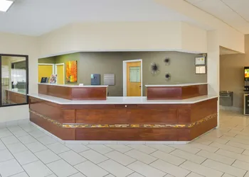 Americas Best Value Inn & Suites Bastrop hotel thumbnail 3