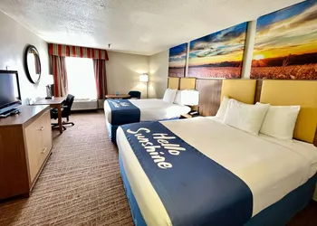 Days Inn by Wyndham Rayne/Crowley hotel thumbnail 4