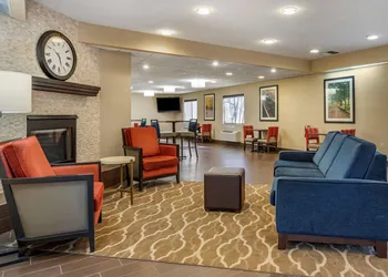 Comfort Inn & Suites Paw Paw hotel thumbnail 3