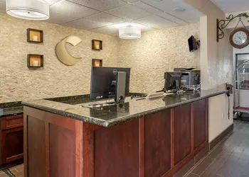 Comfort Inn & Suites Paw Paw hotel thumbnail 4