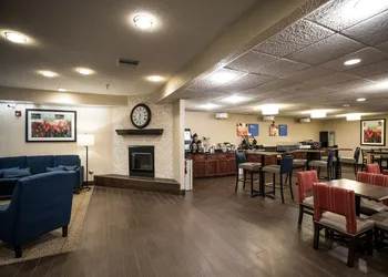 Comfort Inn & Suites Paw Paw hotel thumbnail 5
