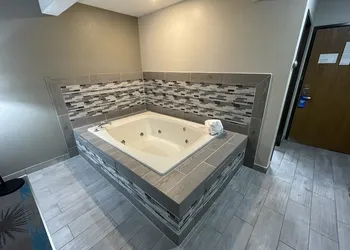 Days Inn by Wyndham Alpena hotel thumbnail 4