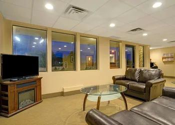 Super 8 by Wyndham Melrose hotel thumbnail 3