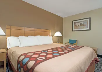 Super 8 by Wyndham Melrose hotel thumbnail 7