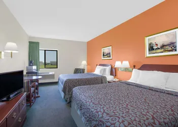 Days Inn by Wyndham Butler hotel thumbnail 5