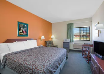 Days Inn by Wyndham Butler hotel thumbnail 6