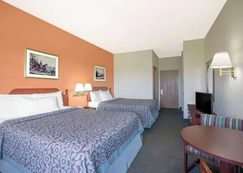 Days Inn by Wyndham Butler hotel thumbnail 8