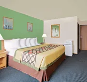 Super 8 by Wyndham Marshall hotel detail image 7