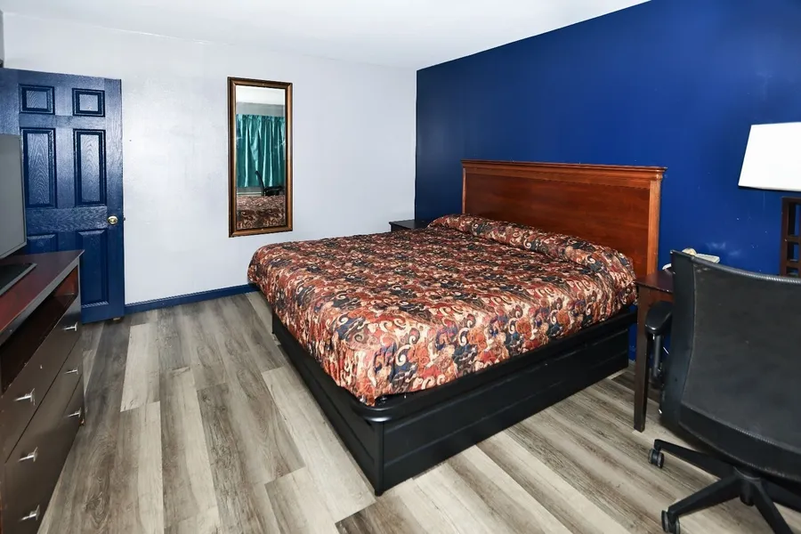 Budget Inn and Suites hotel detail image 2