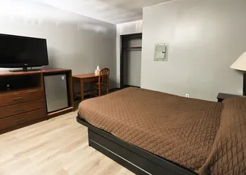 Budget Inn and Suites hotel thumbnail 3