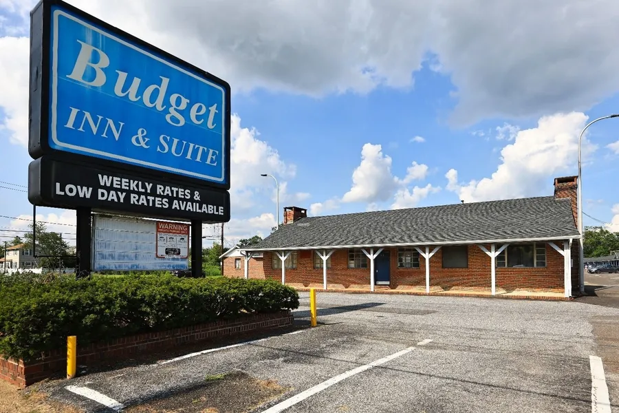Budget Inn and Suites hotel detail image 6