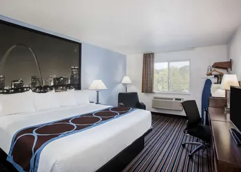 Super 8 by Wyndham Washington hotel thumbnail 4