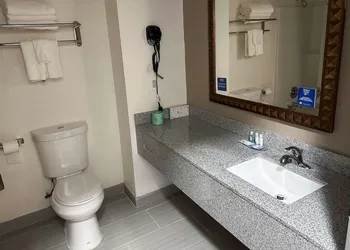 Quality Inn Hazlehurst hotel thumbnail 7
