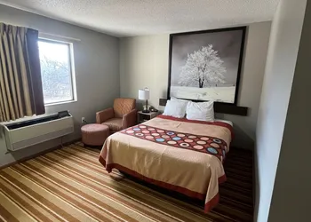Super 8 by Wyndham Blair hotel thumbnail 8