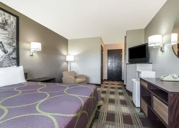 Super 8 by Wyndham Kimball hotel thumbnail 5