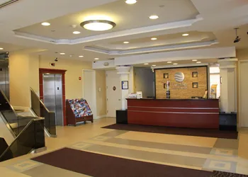Comfort Inn & Suites LaGuardia Airport hotel thumbnail 5
