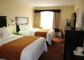 Comfort Inn & Suites LaGuardia Airport hotel thumbnail 6