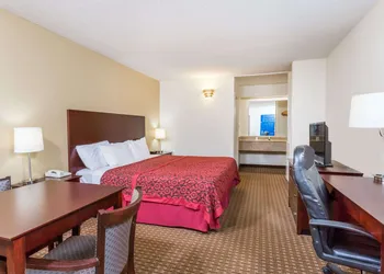 Days Inn by Wyndham Reidsville hotel thumbnail 6
