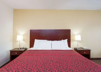 Days Inn by Wyndham Reidsville hotel thumbnail 7