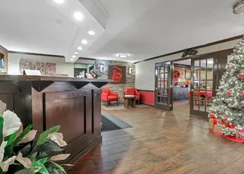 Red Roof Inn Uhrichsville hotel thumbnail 4