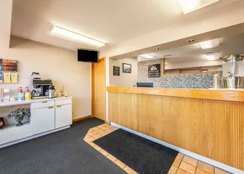 Americas Best Value Inn & Suites St. Marys hotel thumbnail 2
