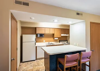 Americas Best Value Inn & Suites St. Marys hotel thumbnail 3