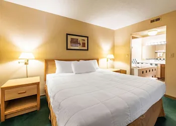 Americas Best Value Inn & Suites St. Marys hotel thumbnail 6