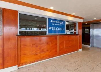 Travelodge by Wyndham Cleveland Airport hotel thumbnail 5