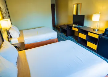 Super 8 by Wyndham Belen NM hotel thumbnail 4