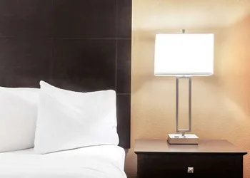 La Quinta Inn & Suites by Wyndham Beeville hotel thumbnail 4