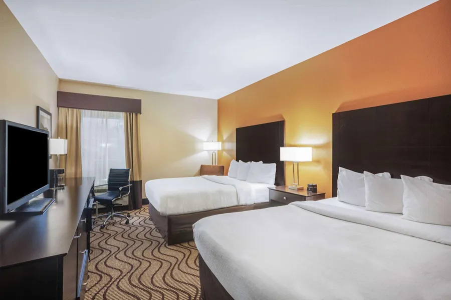 La Quinta Inn & Suites by Wyndham Beeville hotel detail image 6