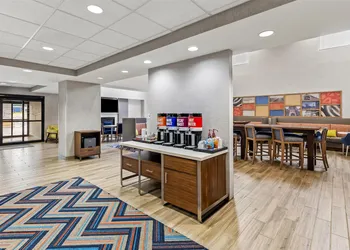 Hampton Inn & Suites Grove City hotel thumbnail 2
