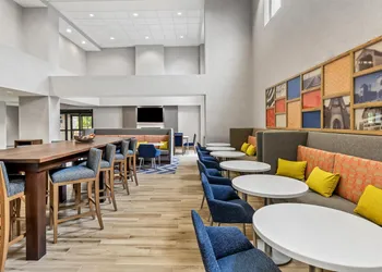 Hampton Inn & Suites Grove City hotel thumbnail 3