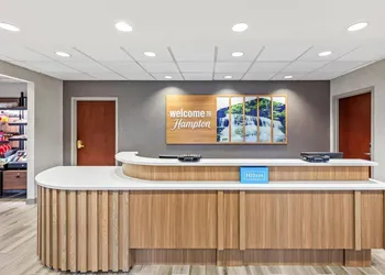 Hampton Inn & Suites Grove City hotel thumbnail 4