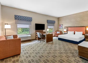 Hampton Inn & Suites Grove City hotel thumbnail 5