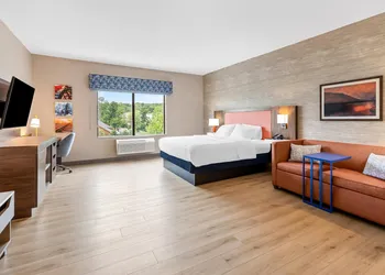 Hampton Inn & Suites Grove City hotel thumbnail 6