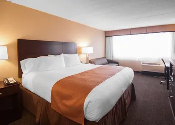 Comfort Inn & Suites Wadsworth hotel thumbnail 5