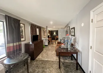 Executive Inn Ridgeway I-77 hotel thumbnail 2