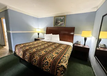 Executive Inn Ridgeway I-77 hotel thumbnail 4