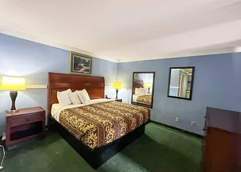 Executive Inn Ridgeway I-77 hotel thumbnail 5